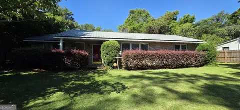142 Rose St, Cochran, GA 31014