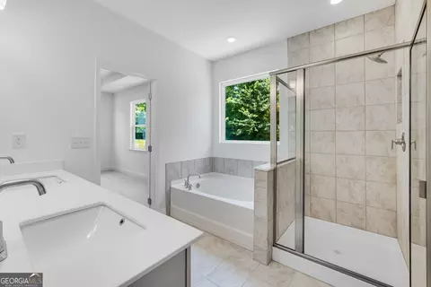 Bath - 4003 Dantry Ln, Buford, GA 30519 photo 1 of 3