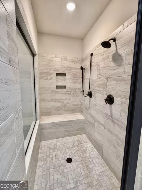 Bath - 150 Peppertree Dr, Newnan, GA 30265 photo 3 of 7