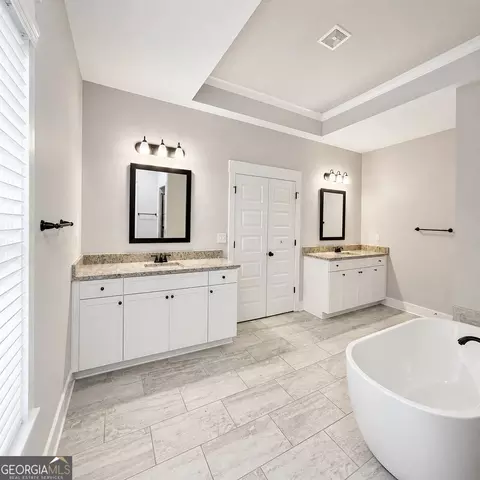Bath - 150 Peppertree Dr, Newnan, GA 30265 photo 1 of 7