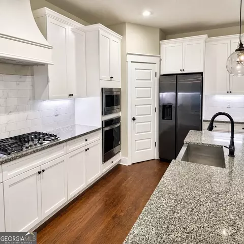 Kitchen - 150 Peppertree Dr, Newnan, GA 30265 photo 3 of 4