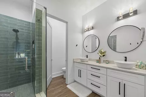 Bath - 3535 River Birch Loop, Jefferson, GA 30549 photo 7 of 12