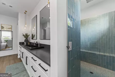 Bath - 3535 River Birch Loop, Jefferson, GA 30549 photo 4 of 12