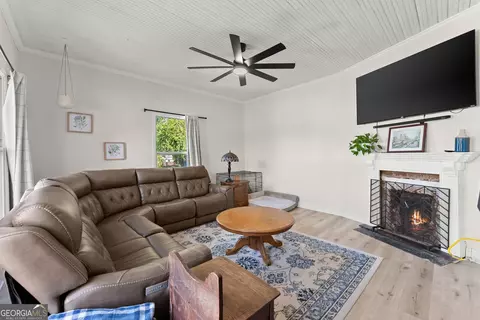 Living - 2158 N Broad St, Commerce, GA 30529 photo 1 of 8