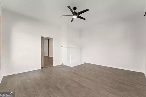 Living - 2158 N Broad St, Commerce, GA 30529 photo 8 of 8