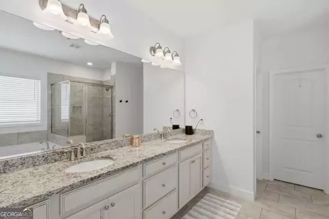 Bath - 3679 Davenport Rd, Duluth, GA 30096 photo 1 of 4