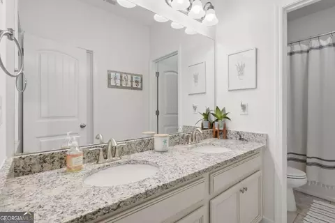 Bath - 3679 Davenport Rd, Duluth, GA 30096 photo 3 of 4