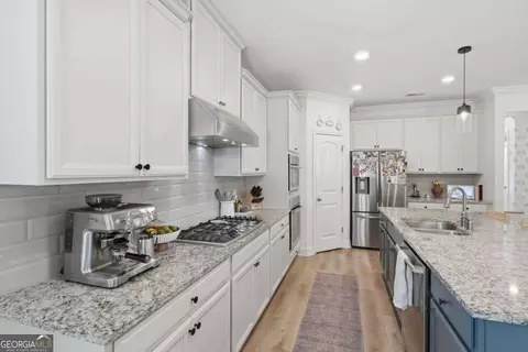 Kitchen - 3679 Davenport Rd, Duluth, GA 30096 photo 2 of 3