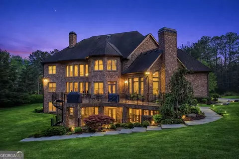 Exterior - 1310 Settles Rd, Suwanee, GA 30024 photo 7 of 8