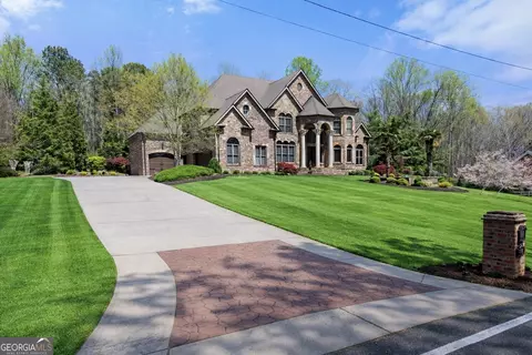 Exterior - 1310 Settles Rd, Suwanee, GA 30024 photo 3 of 8