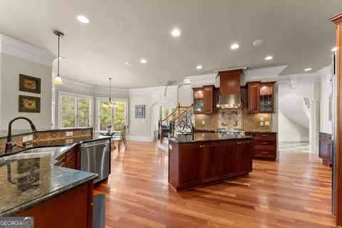 Kitchen - 1310 Settles Rd, Suwanee, GA 30024 photo 2 of 9