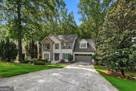1645 Chase Ridge Ln, Lawrenceville, GA 30043