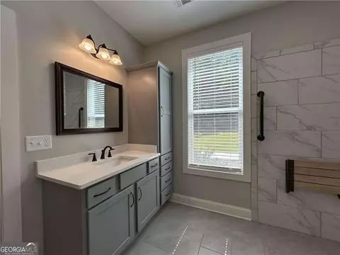 Bath - 390 Lummus Rd, Covington, GA 30016 photo 3 of 5