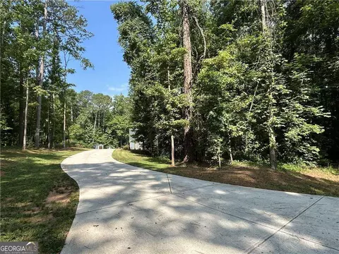 Exterior - 390 Lummus Rd, Covington, GA 30016 photo 3 of 8