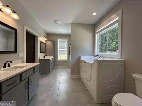 Bath - 390 Lummus Rd, Covington, GA 30016 photo 1 of 5