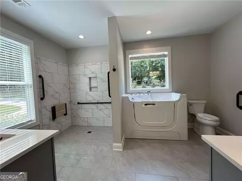 Bath - 390 Lummus Rd, Covington, GA 30016 photo 2 of 5
