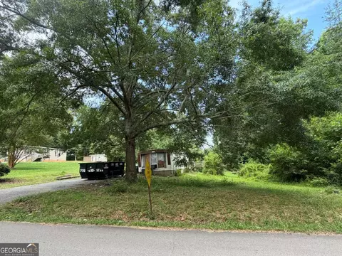 5652 Hemlock St, Lula, GA 30554 photo 2