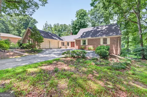 2220 Valley Creek Cir, Snellville, GA 30078