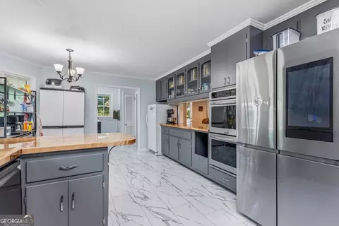 Kitchen - 164 Buttrill Rd, Jackson, GA 30233 photo 3 of 4