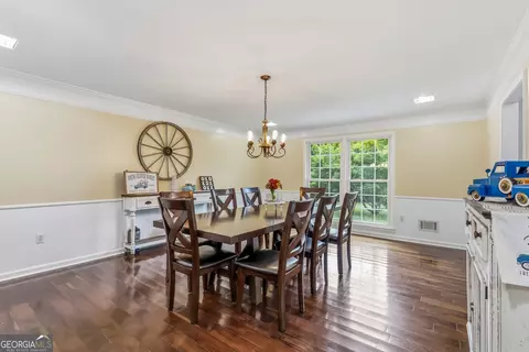 Dining - 164 Buttrill Rd, Jackson, GA 30233 photo 2 of 4