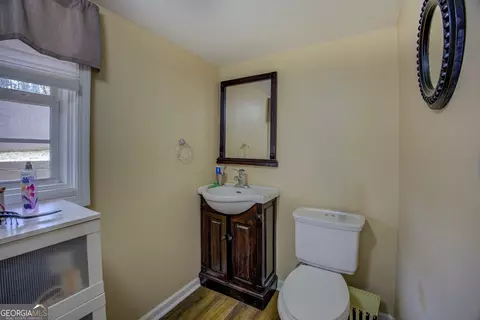 Bath - 141 Andrea Cir, Jackson, GA 30233 photo 1 of 2