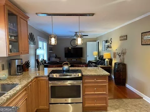 Kitchen - 73 Beverly Ln, Thomaston, GA 30286 photo 2 of 4