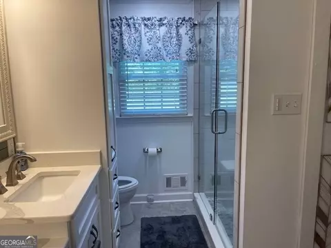 Bath - 73 Beverly Ln, Thomaston, GA 30286 photo 4 of 4