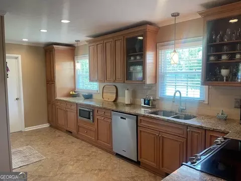 Kitchen - 73 Beverly Ln, Thomaston, GA 30286 photo 1 of 4