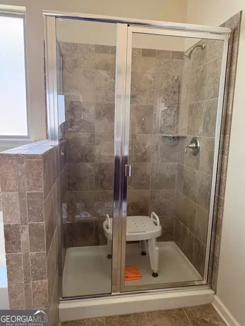 Bath - 260 Silver Ridge Rd, Covington, GA 30016 photo 1 of 3