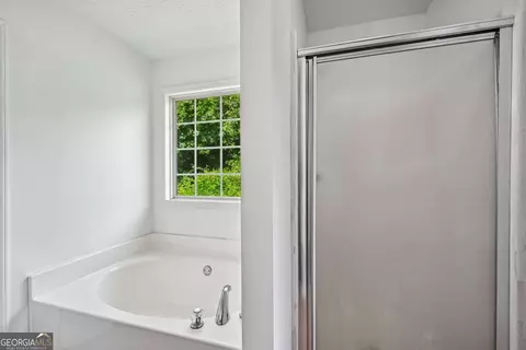 Bath - 70 Shenandoah Ln, Covington, GA 30016 photo 2 of 3