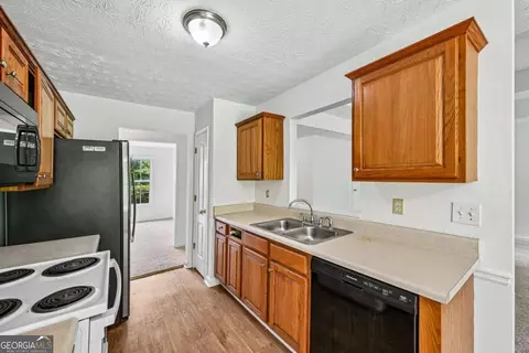 Kitchen - 70 Shenandoah Ln, Covington, GA 30016 photo 1 of 3