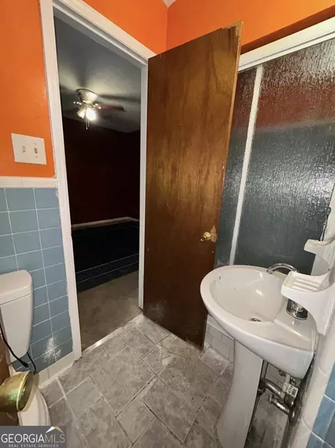 Bath - 3985 Hattie Dr, Macon, GA 31217 photo 3 of 3