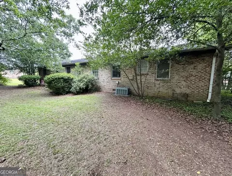 Exterior - 3985 Hattie Dr, Macon, GA 31217 photo 3 of 5
