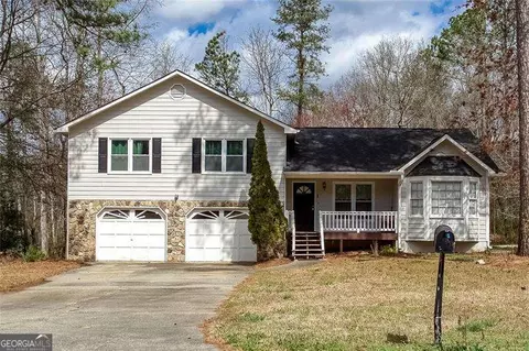 563 Presidential Dr, Dallas, GA 30157