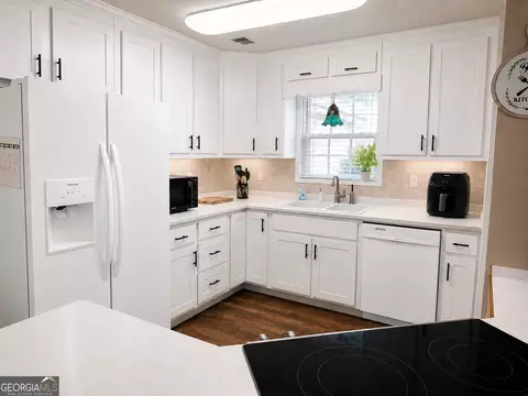 Kitchen - 35 Berkshire Keep, Covington, GA 30016 photo 1 of 1