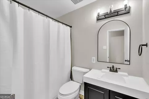 Bath - 413 Davis Dr, Centerville, GA 31028 photo 3 of 3