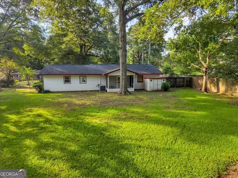 Exterior - 413 Davis Dr, Centerville, GA 31028 photo 9 of 20