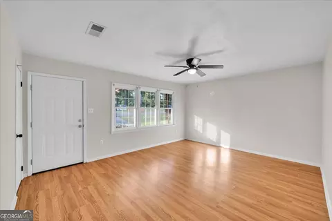 Living - 413 Davis Dr, Centerville, GA 31028 photo 1 of 3