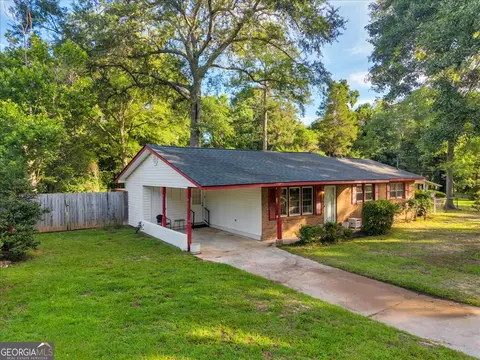 Exterior - 413 Davis Dr, Centerville, GA 31028 photo 7 of 20