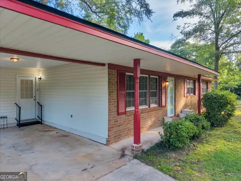 Exterior - 413 Davis Dr, Centerville, GA 31028 photo 6 of 20