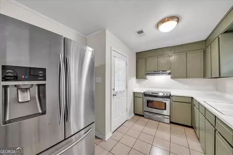 Kitchen - 413 Davis Dr, Centerville, GA 31028 photo 1 of 3