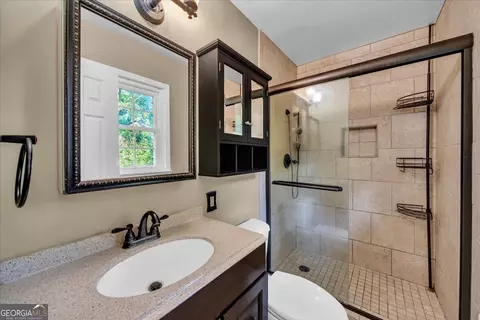 Bath - 413 Davis Dr, Centerville, GA 31028 photo 1 of 3