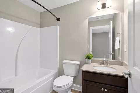 Bath - 419 Bishopton St, Grayson, GA 30017 photo 4 of 4