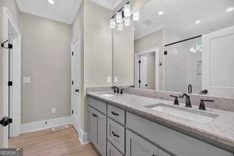 Bath - 116 Lakeland Dr, Lagrange, GA 30240 photo 1 of 4