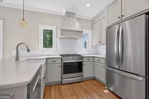 Kitchen - 116 Lakeland Dr, Lagrange, GA 30240 photo 2 of 3