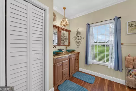 Bath - 6611 Clark Rd, Blackshear, GA 31516 photo 2 of 3