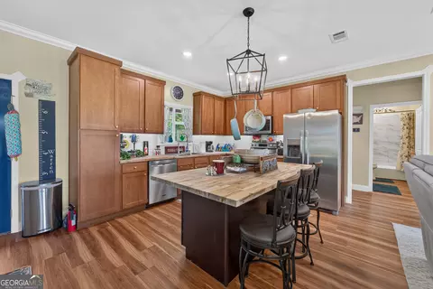 Kitchen - 6611 Clark Rd, Blackshear, GA 31516 photo 1 of 2