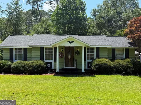 37 Lake Say Hi Dr, Tifton, GA 31794