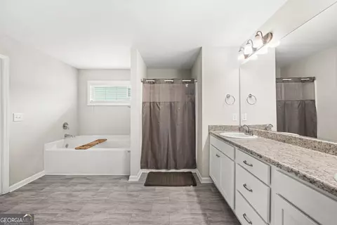 Bath - 409 Splash Pointe Pointe, Temple, GA 30179 photo 1 of 3