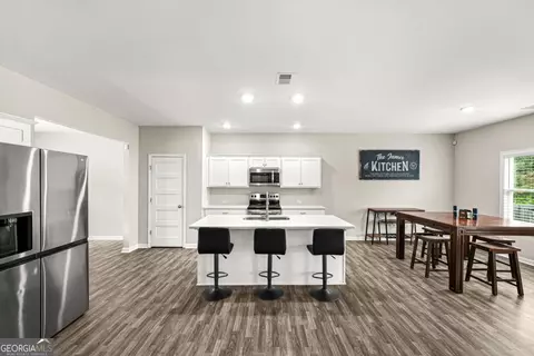 Kitchen - 409 Splash Pointe Pointe, Temple, GA 30179 photo 1 of 3